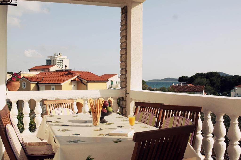 Apartments And Rooms Bozena Vodice Bilik gambar